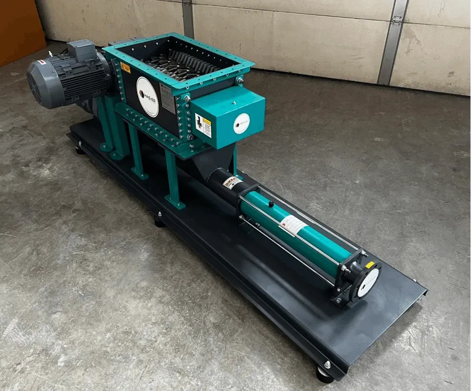 Yeşil gövdeli SH Serisi shredder hazneli pompa, saha fotoğrafı